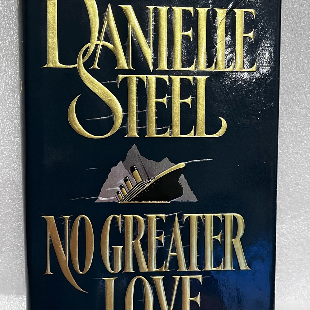 No Greater Love - Danielle Steel Preowned book